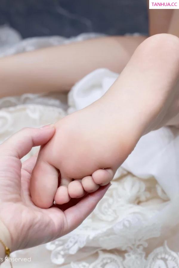 玥儿玥  [XiuRen]高清写真图 2025.08.18 No.10663 玥儿玥er 白色婚纱第44张图片